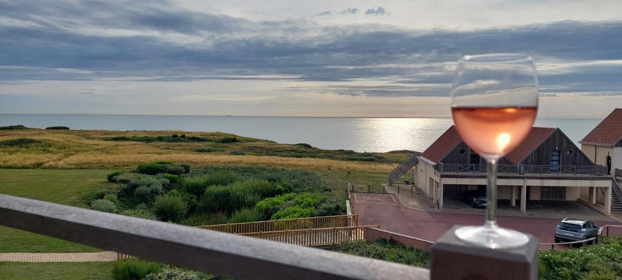 Le 246 - Duplex Face A La Mer Pour 4 Personnes, Wifi, Tv Full Sat, Parking Wimereux Exterior foto